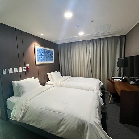 Raonstay In Perla Hotel チンジュ エクステリア 写真