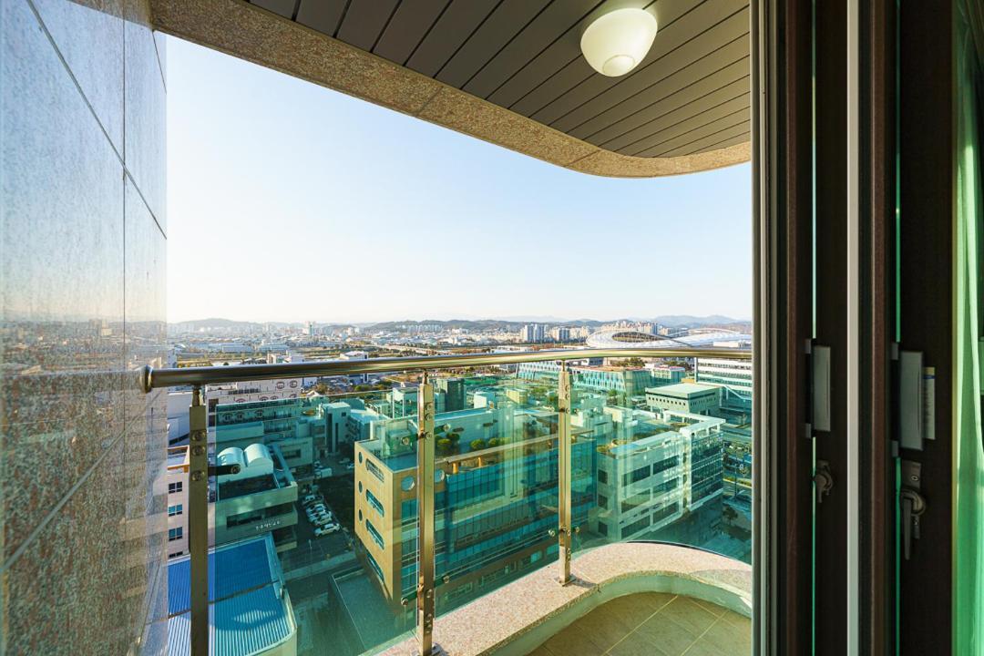 Raonstay In Perla Hotel チンジュ エクステリア 写真