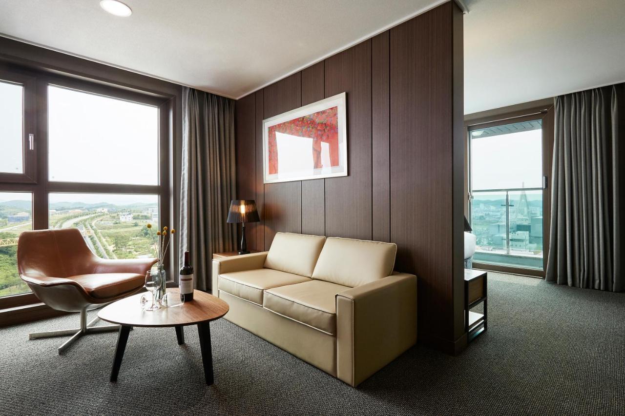 Raonstay In Perla Hotel チンジュ エクステリア 写真