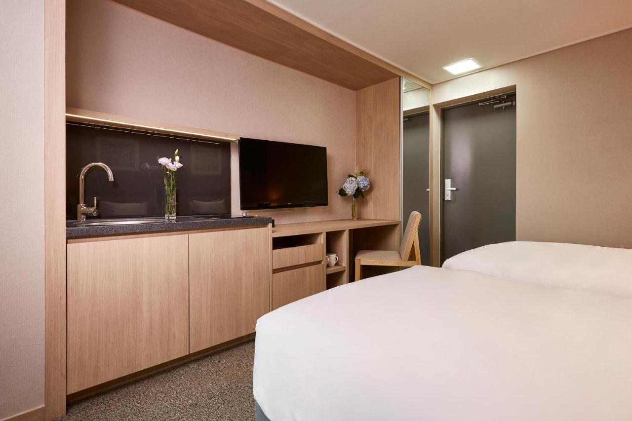 Raonstay In Perla Hotel チンジュ エクステリア 写真