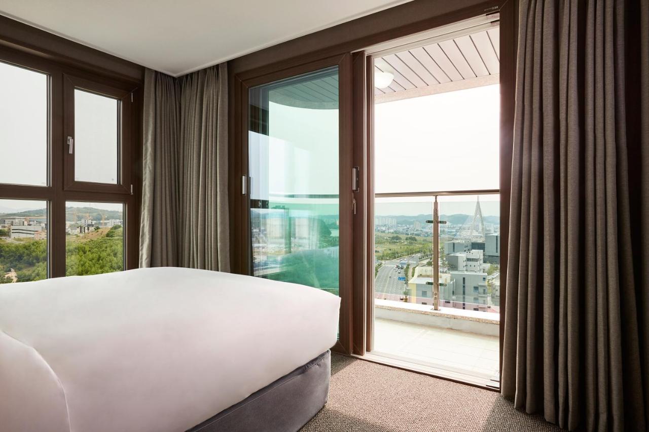 Raonstay In Perla Hotel チンジュ エクステリア 写真