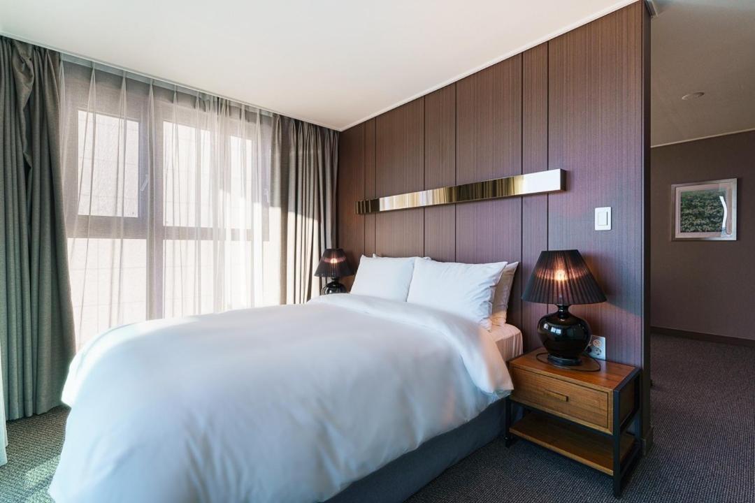 Raonstay In Perla Hotel チンジュ エクステリア 写真
