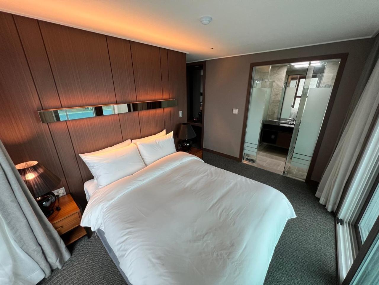 Raonstay In Perla Hotel チンジュ エクステリア 写真