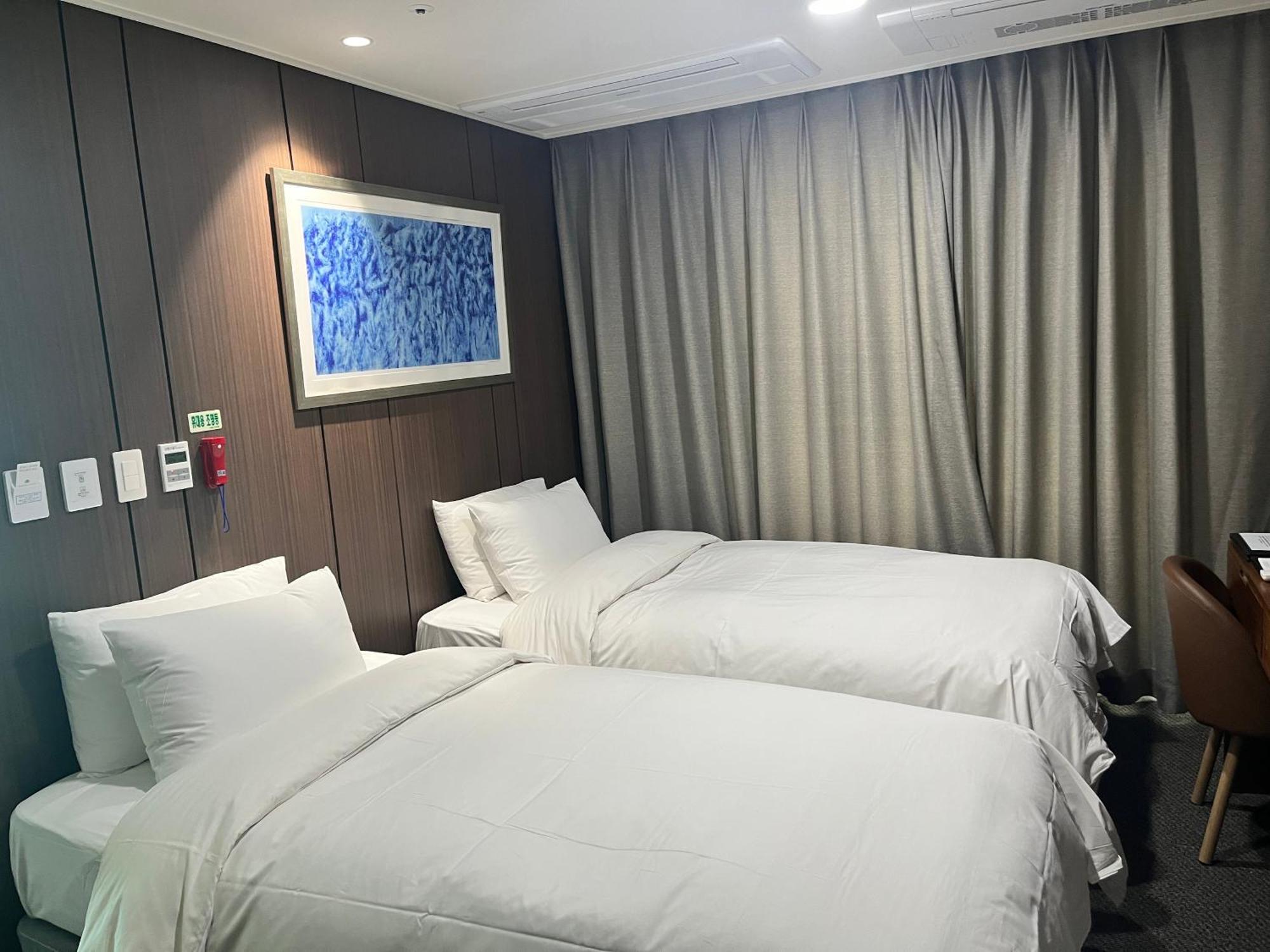 Raonstay In Perla Hotel チンジュ エクステリア 写真