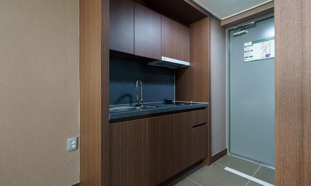 Raonstay In Perla Hotel チンジュ エクステリア 写真